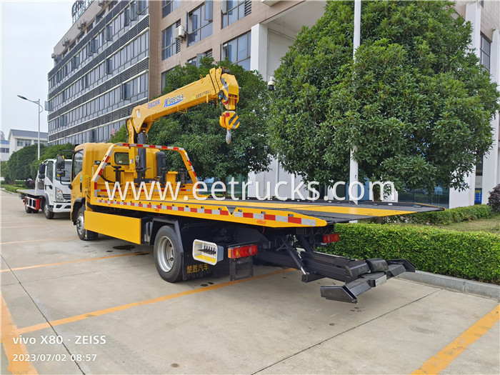Towing Truck with Crane